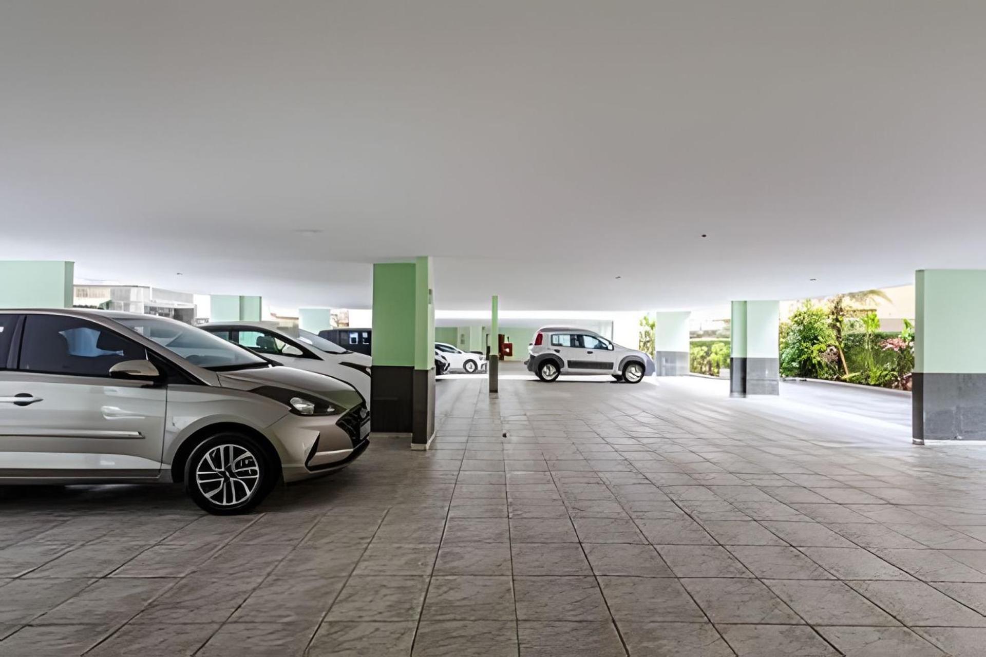 Apto Na Enseada Excelente Localizacao, 500M Da Praia, Garagem, Ar Condicionado Portaria 24 Horas 과루자 외부 사진