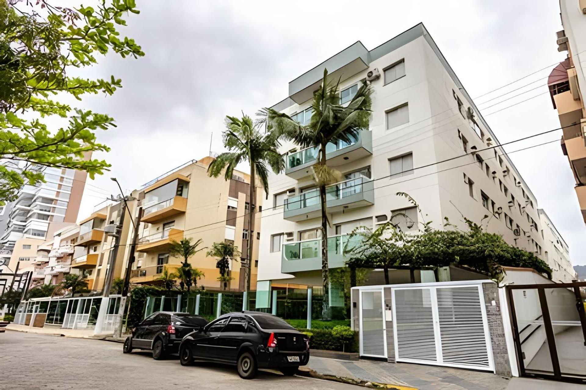 Apto Na Enseada Excelente Localizacao, 500M Da Praia, Garagem, Ar Condicionado Portaria 24 Horas 과루자 외부 사진