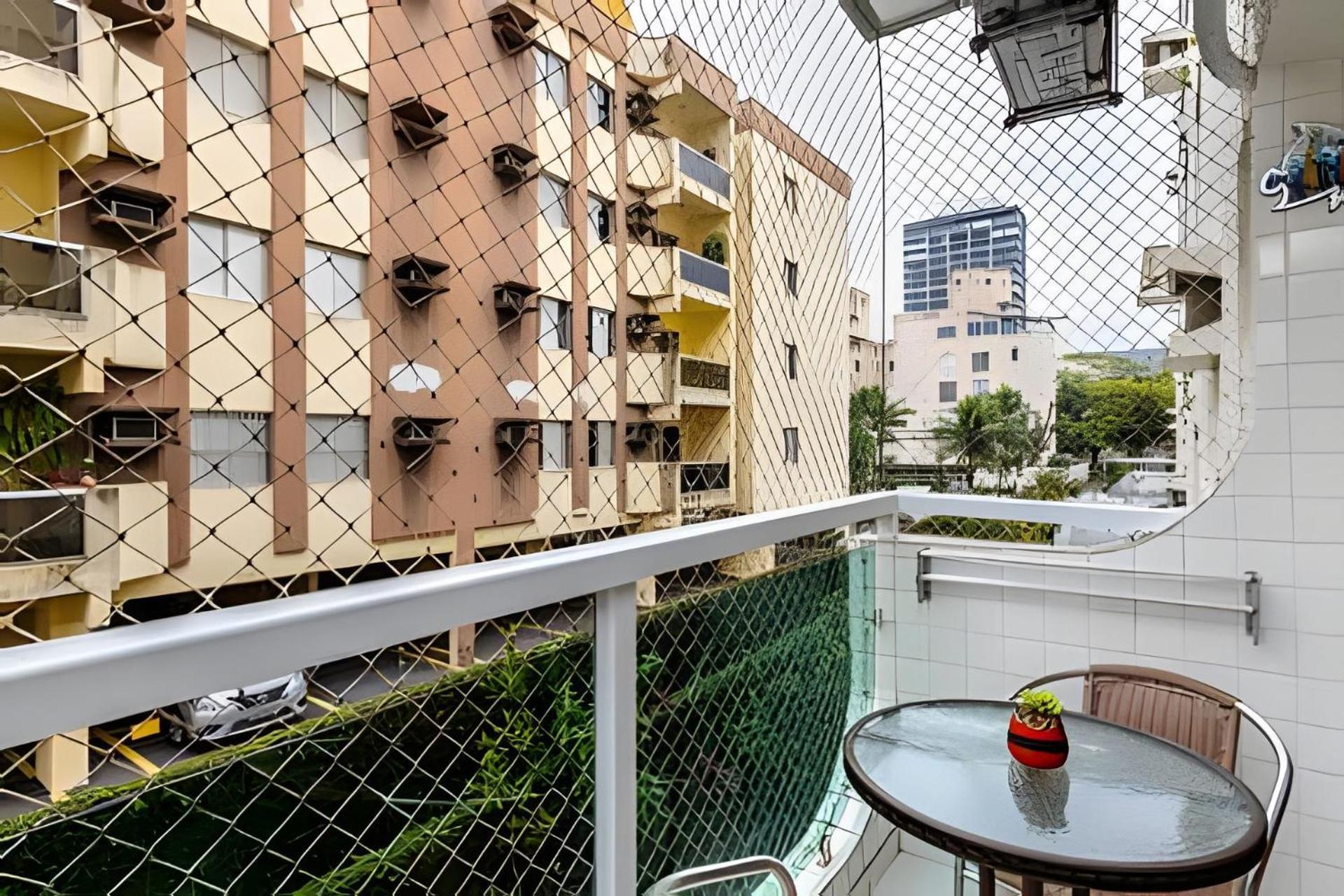 Apto Na Enseada Excelente Localizacao, 500M Da Praia, Garagem, Ar Condicionado Portaria 24 Horas 과루자 외부 사진