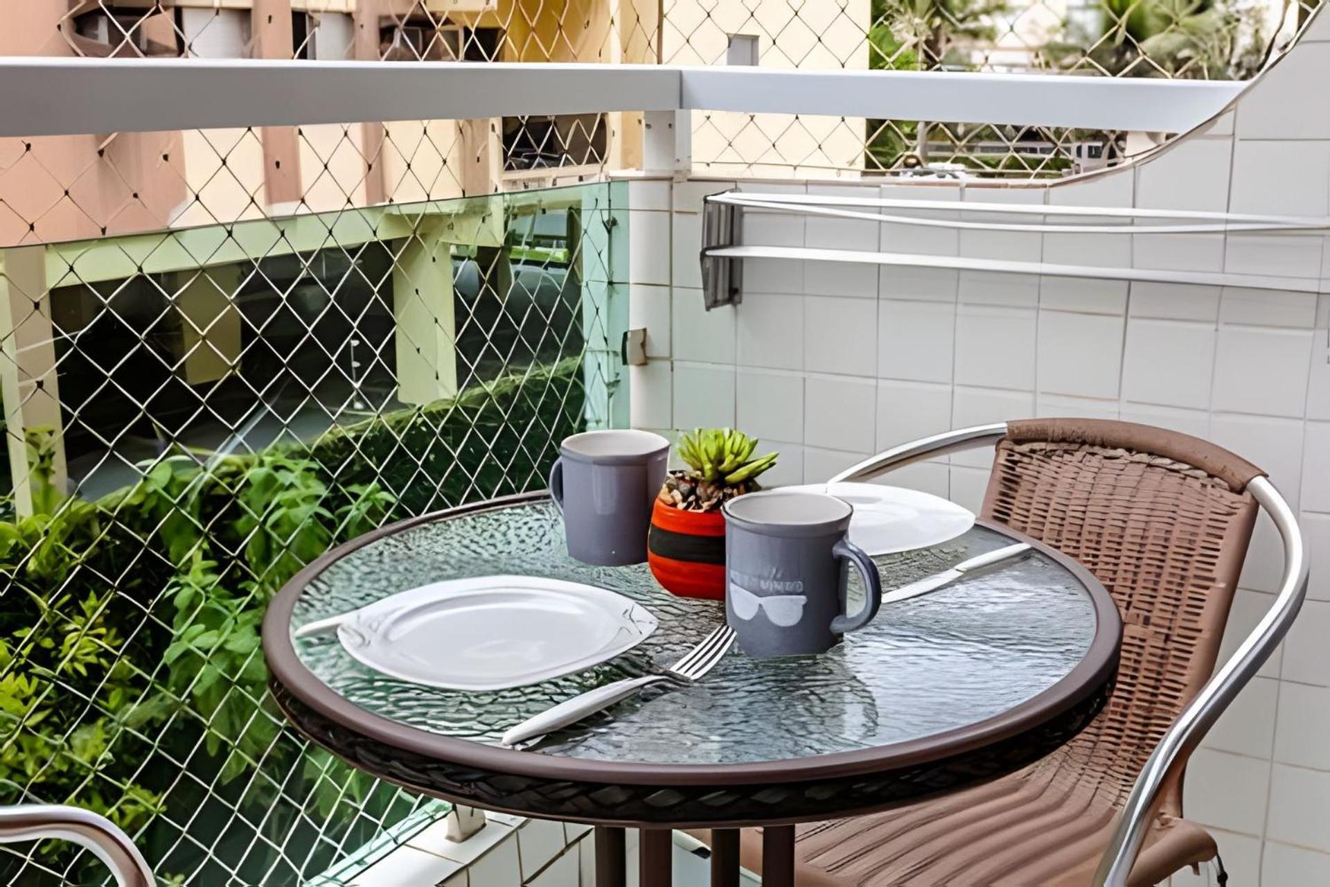 Apto Na Enseada Excelente Localizacao, 500M Da Praia, Garagem, Ar Condicionado Portaria 24 Horas 과루자 외부 사진
