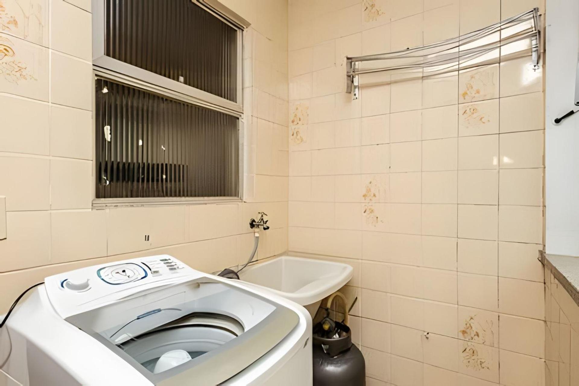 Apto Na Enseada Excelente Localizacao, 500M Da Praia, Garagem, Ar Condicionado Portaria 24 Horas 과루자 외부 사진